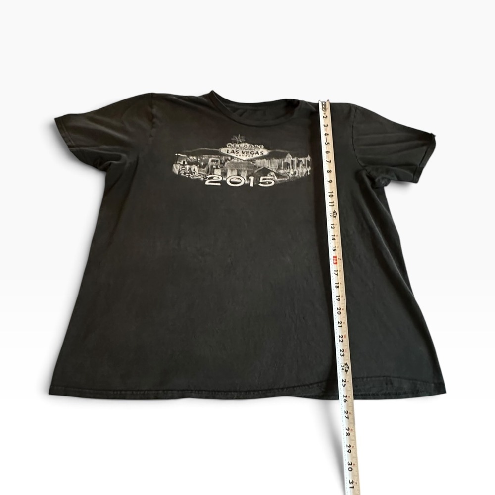 Las Vegas 2015 Graphic T-Shirt Mens XL Black Souvenir Tee Distressed - Picture 2 of 8